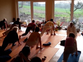 Yogastunde mit Govinda im Yogahaus-Welzin